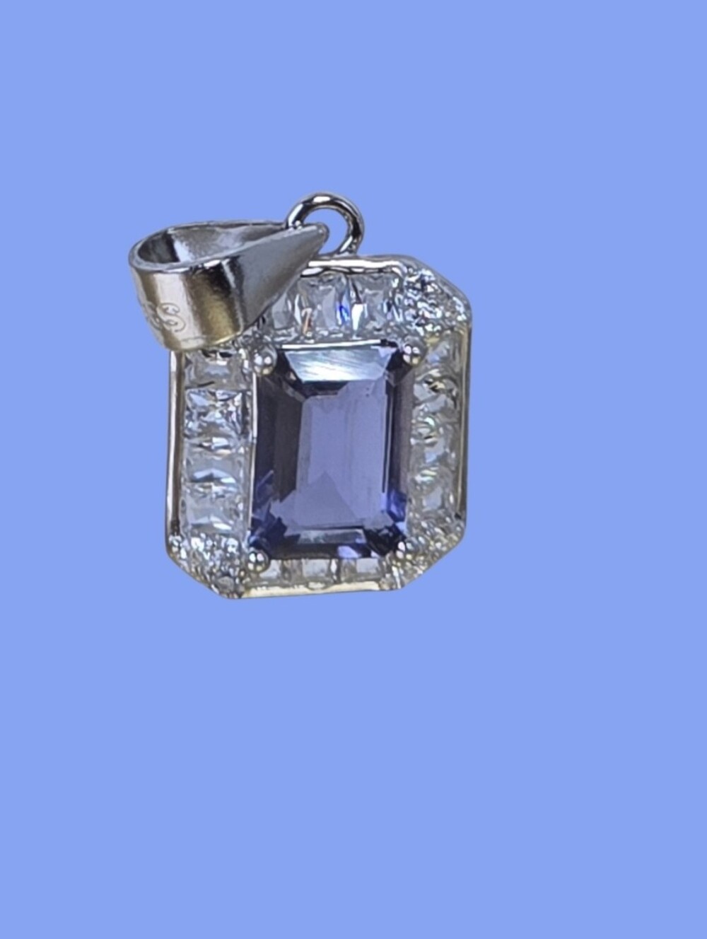 925 Sterling Silver Pendant With Natural Oval Iolite 7x5mm